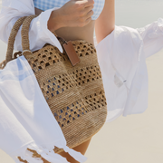 manebi tan raffia panier weaving